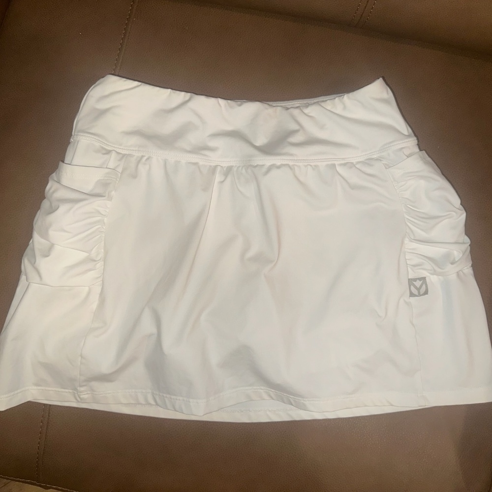 Yaffa White Skirt with Built-In Shorts & Pockets – Size Small